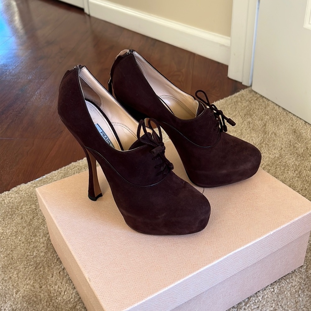 Gorgeous, NEVER Worn , Prada Suede Booties!!! just in time for Fall!!! 😍